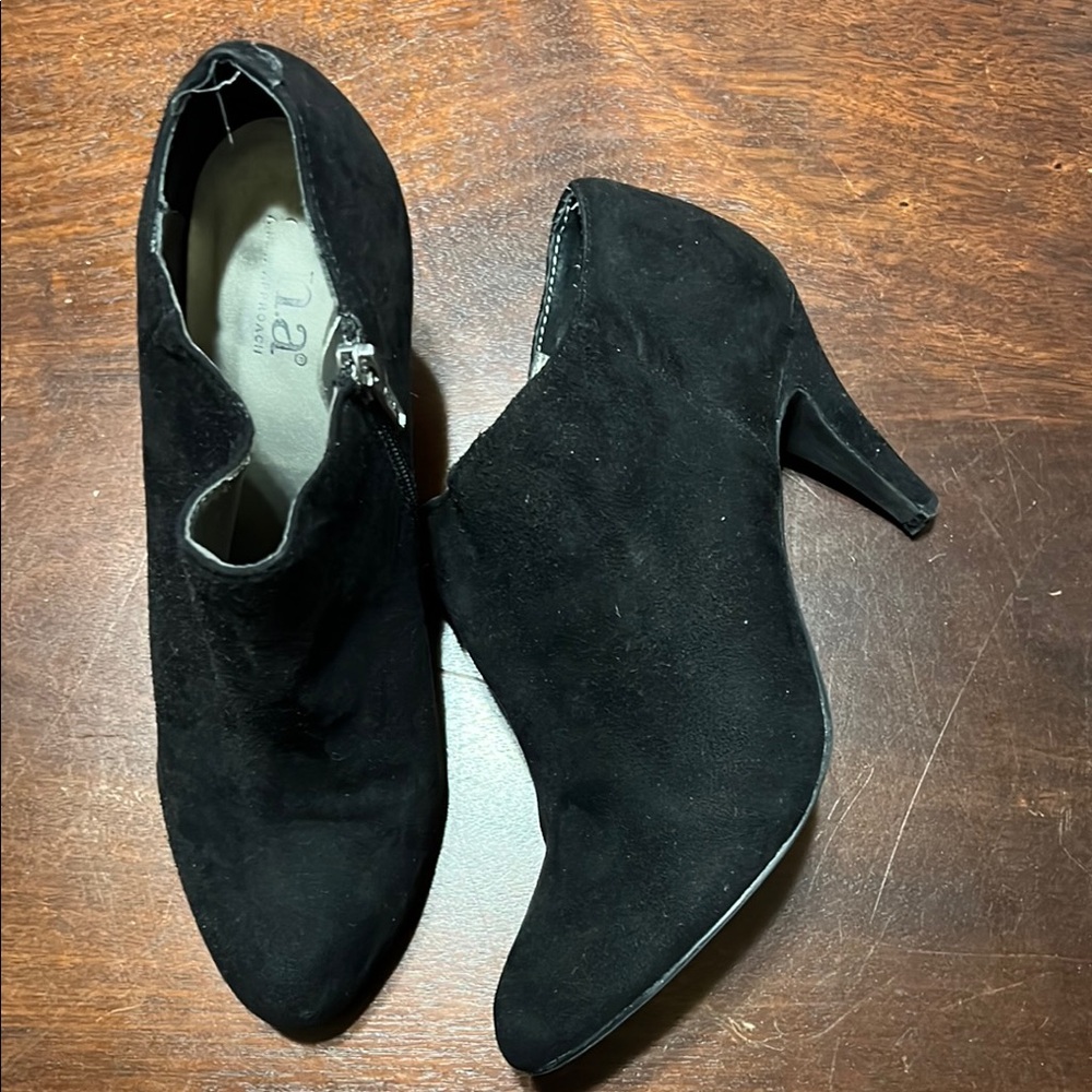 a.n.a Black Ankle Booties with Sleek Design